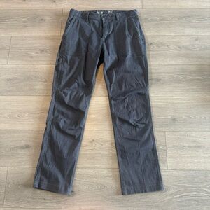 Men’s Mountain Hardware Pants 32/42